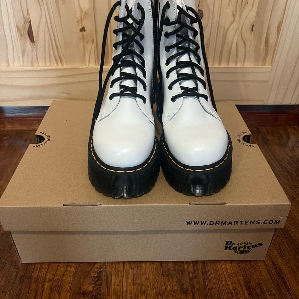NIB Doc Martens